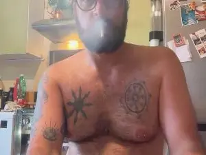 Cam4 Live Porn of beardoit