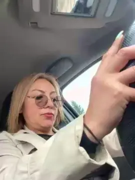 Cam4 Sex Chat of charlotte_milf3
