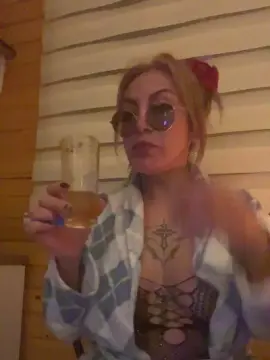 Cam4 Sex Cam of charlotte_milf3