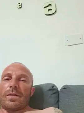 Cam4 Live Porn of Gnaro90