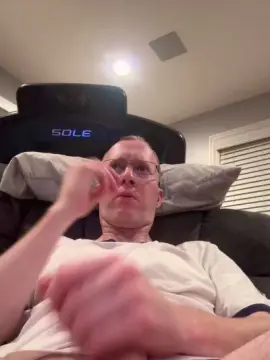Cam4 Private Sex Chat of Closetbiguy79