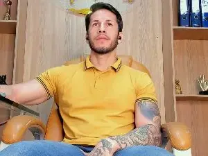 Cam4 Free Live Porn of George_Diesell