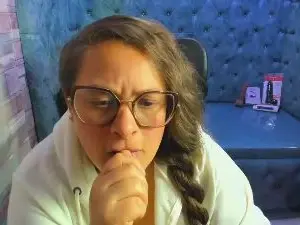 Cam4 Free Live Porn of Sara_Thonson_