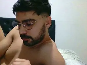 Cam4 Live Porn of JotaV