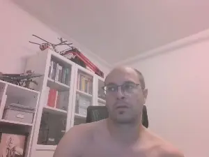 Cam4 Live Porn of slavevienna1