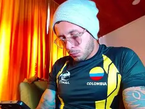 Cam4 Free Live Porn of sebastian_horny