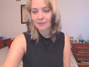 Cam4 Free Live Porn of TamynaQ