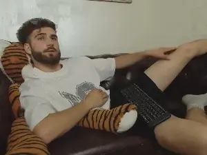 Cam4 Free Live Porn of KyloEast