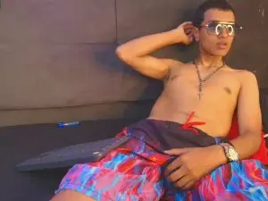 Cam4 Live Sex Cam of Alan_Colthon