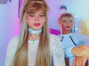 Cam4 Free Live Porn of leslychaneldoll