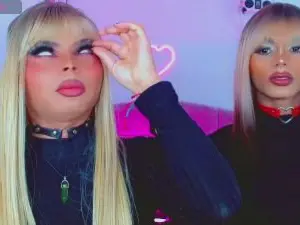 Cam4 Watch Live Sex Cams of leslychaneldoll