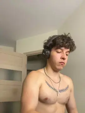 Cam4 Private Sex Chat of bravo_maestro