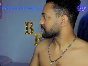 Cam4 Watch Live Sex Cams of bbcblackhot33