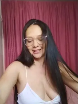 Cam4 Adult Webcam of CamiLatinAss