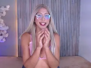 Cam4 Live Sex Cam of Danhia_hott