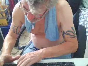 Cam4 Live Sex of Kevinareux60
