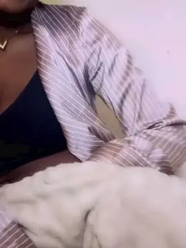 Cam4 Live Sex of mialisoa3