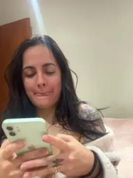 Cam4 Adult Video Chat of lola2032