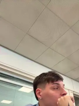 Cam4 Watch Live Sex Cams of ThomasRM98