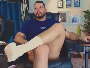 Cam4 Private Sex Chat of HenryBenso