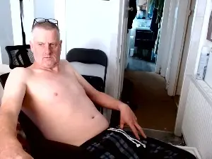 Cam4 Free Porn Cam of lowrylowry1