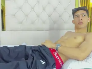 Cam4 Nude Webcam of axel_tonny3