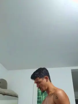 Cam4 Free Live Porn of Levi_Henrique