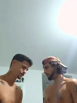 Cam4 Nude Webcam of Levi_Henrique