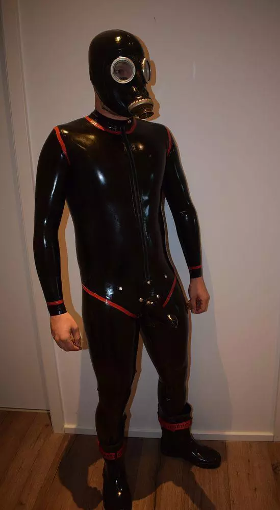Latexboy93