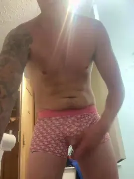 Cam4 Free Live Porn of BigAyljay