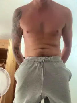 Cam4 Free Porn Cam of BigAyljay