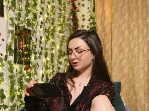Cam4 Live Porn of NaughtYHomemadE