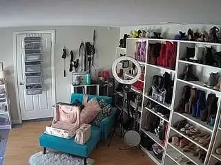 Camsoda Adult Webcams of voyeurcam-missoliviablack-03