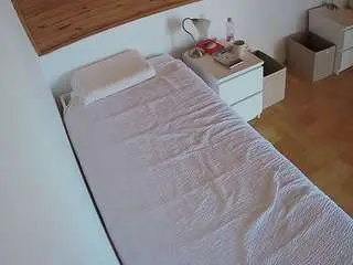 Camsoda Private Sex Chat of voyeurcam-julmodels-greybed-1