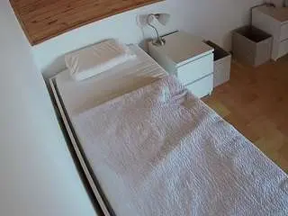 Camsoda Best Webcam of voyeurcam-julmodels-greybed-1