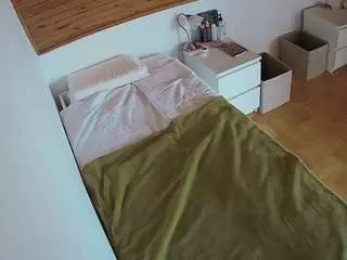 Camsoda Free Porn Cam of voyeurcam-julmodels-greybed-1