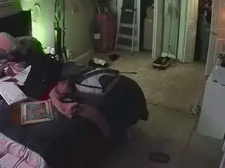 Camsoda Private Sex Chat of voyeurcam-house-charleys-room