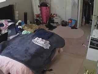Camsoda Private Sex Chat of voyeurcam-house-charleys-room