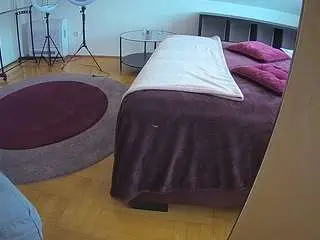 Camsoda Nude Webcam of voyeurcam-julmodels-whitebed-6
