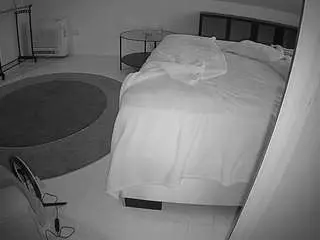 Camsoda Sex Cam of voyeurcam-julmodels-whitebed-6