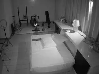 Camsoda Nude Webcam of voyeurcam-jb-office-1