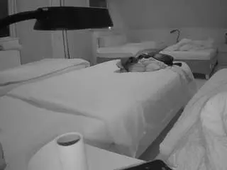 Camsoda Sex Cam of voyeurcam-julmodels-bed-2