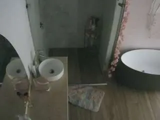Camsoda Nude Webcam of voyeurcam-casa-salsa-bathroom-6