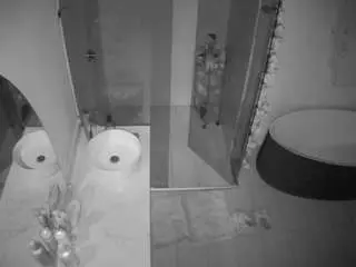 Camsoda Private Sex Chat of voyeurcam-casa-salsa-bathroom-6