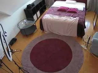 Camsoda Sex Chat of voyeurcam-julmodels-whitebed-1
