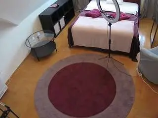 Camsoda Adult Webcams of voyeurcam-julmodels-whitebed-1