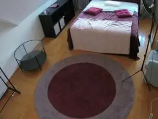 Camsoda Live Sex of voyeurcam-julmodels-whitebed-1