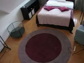 Camsoda Private Sex Chat of voyeurcam-julmodels-whitebed-1