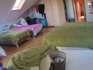 Camsoda Sex Cam of voyeurcam-julmodels-bed-3