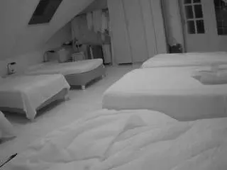 Camsoda Watch Live Sex Cams of voyeurcam-julmodels-bed-3